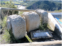 Overgebleven delen van het aquaduct bij Tajo del Águila.