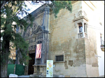 Museo Arqueológico y Etnológico.
