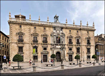 Barokke facade hooggerechtshof van Andalucía.
