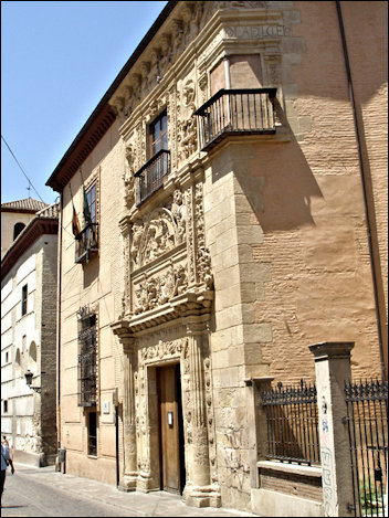 Platereske voorgevel.